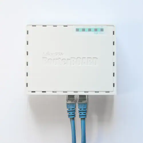 Roteador MikroTik Hex RB750Gr3 Branco Firewall Sistema RouterOS - Miniatura 7